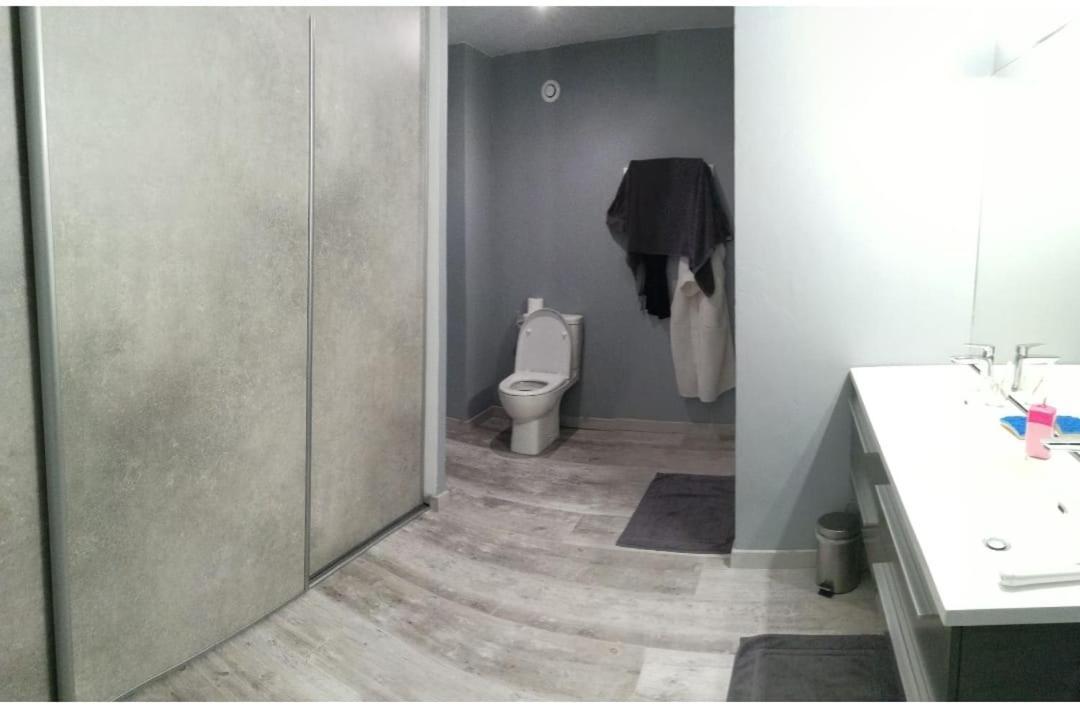 Grand Appartement Pres De La Cathedrale De カンペール エクステリア 写真