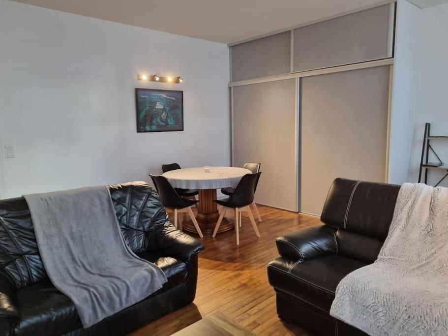 Grand Appartement Pres De La Cathedrale De カンペール エクステリア 写真